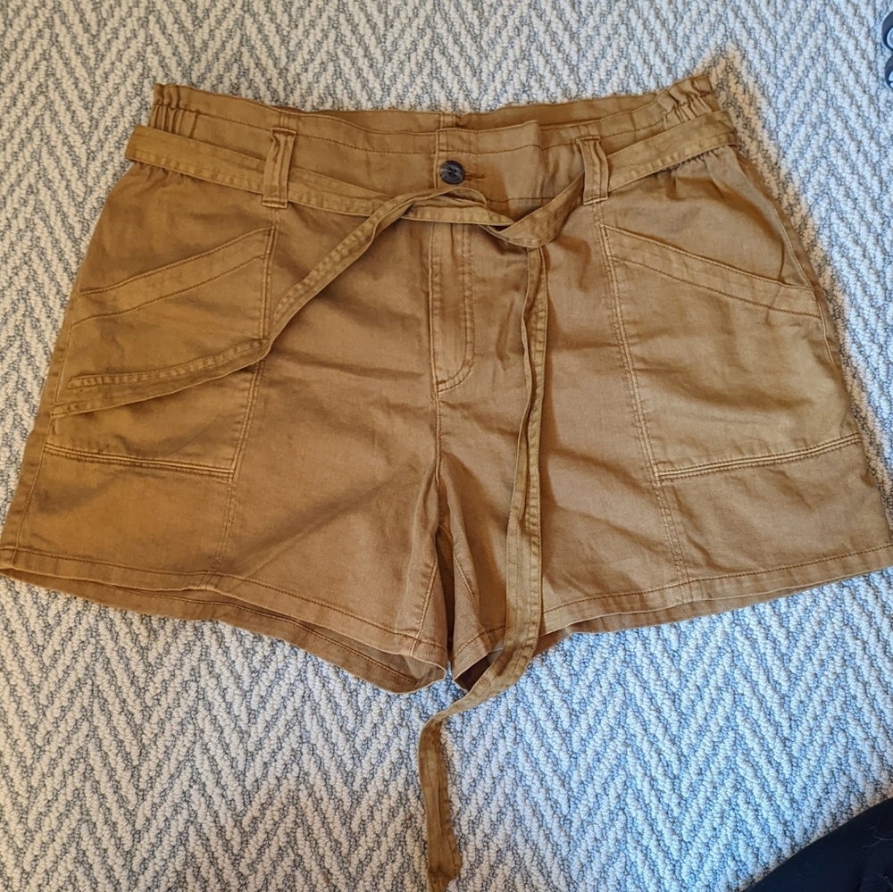 High-Waisted Twill Workwear Shorts for Women -- 4.5-inch inseam